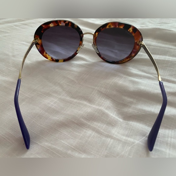 Prada Large Round Tortoiseshell Sunglasses SPR16Q - Picture 5 of 10